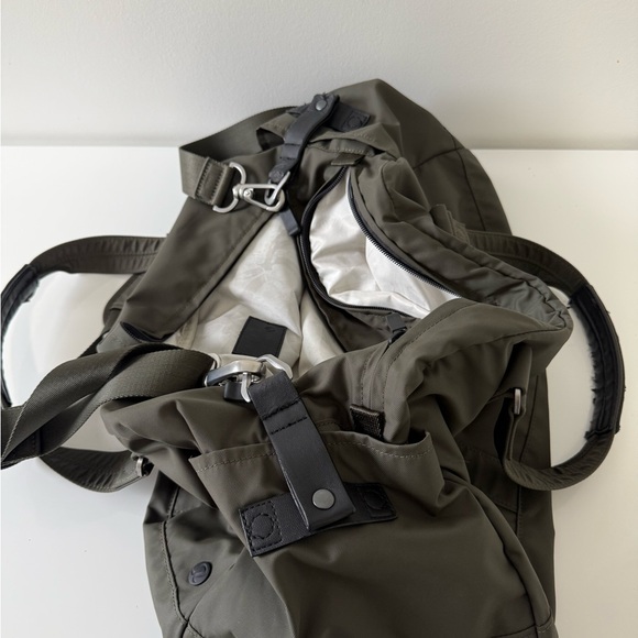 Lululemon Olive Green Duffel Gym Bag | Crossbody & Handheld Weekender Travel Bag - Picture 6 of 9